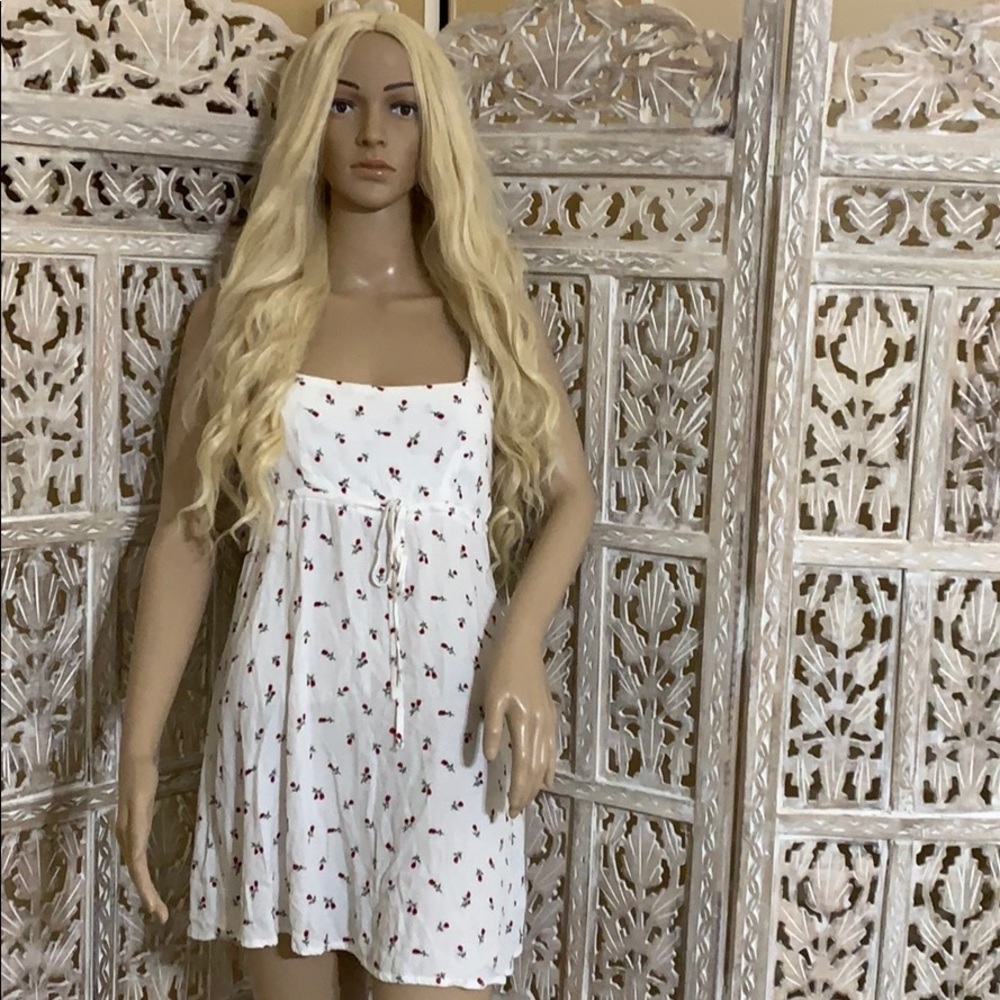 WHITE CHERRY SUNDRESS - Picture 3 of 4